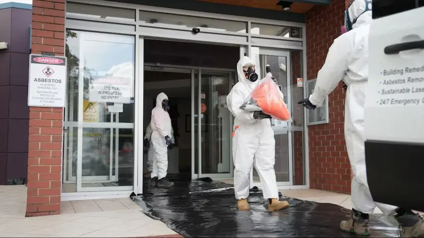 Hơn 70 trường học ở Australia đóng cửa do lo ngại amiăng